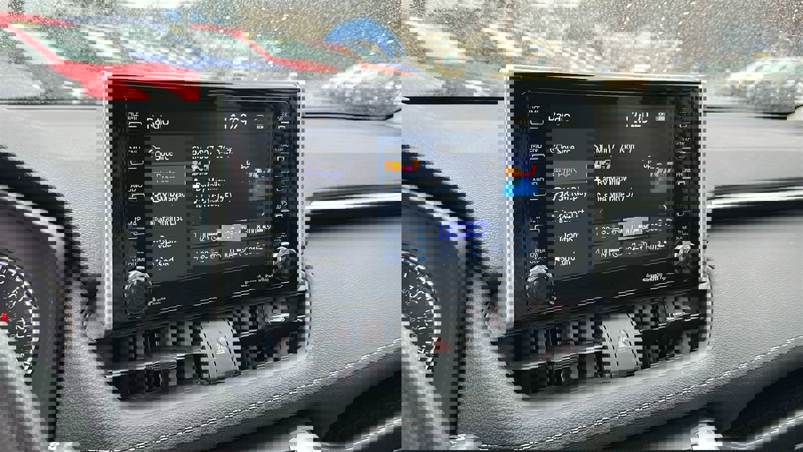 Used 2021 Toyota RAV4 XLE w/ Convenience Package image 16