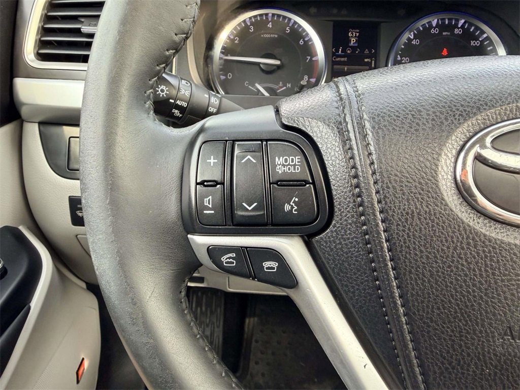 Used 2015 Toyota Highlander Limited image 8