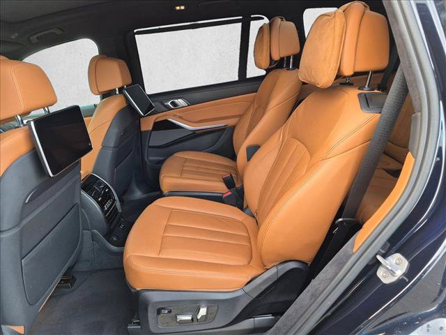 Used 2019 BMW X7 xDrive50i w/ M Sport Package AWD/4WD image 18