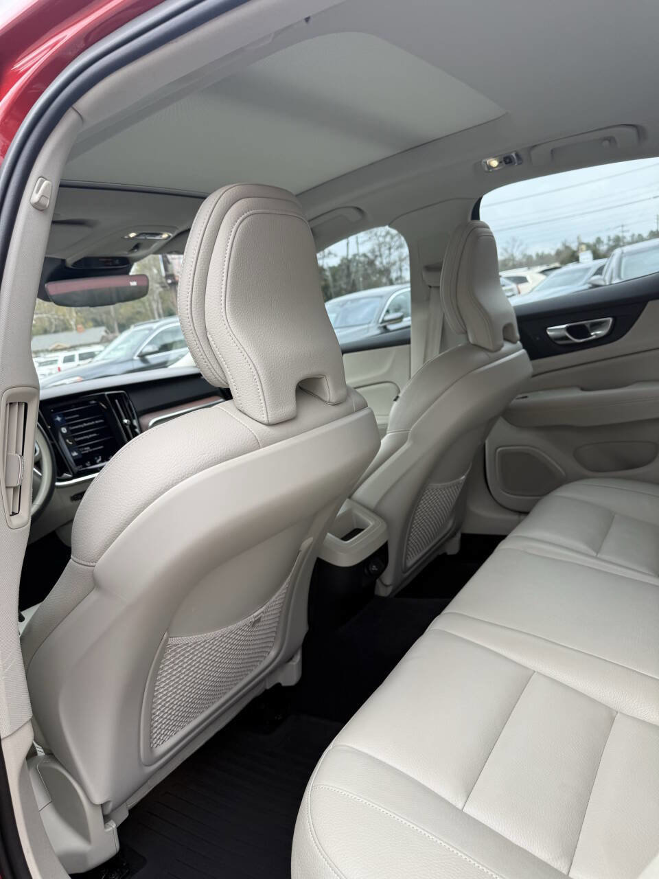 Used 2019 Volvo S60 T6 Momentum image 6