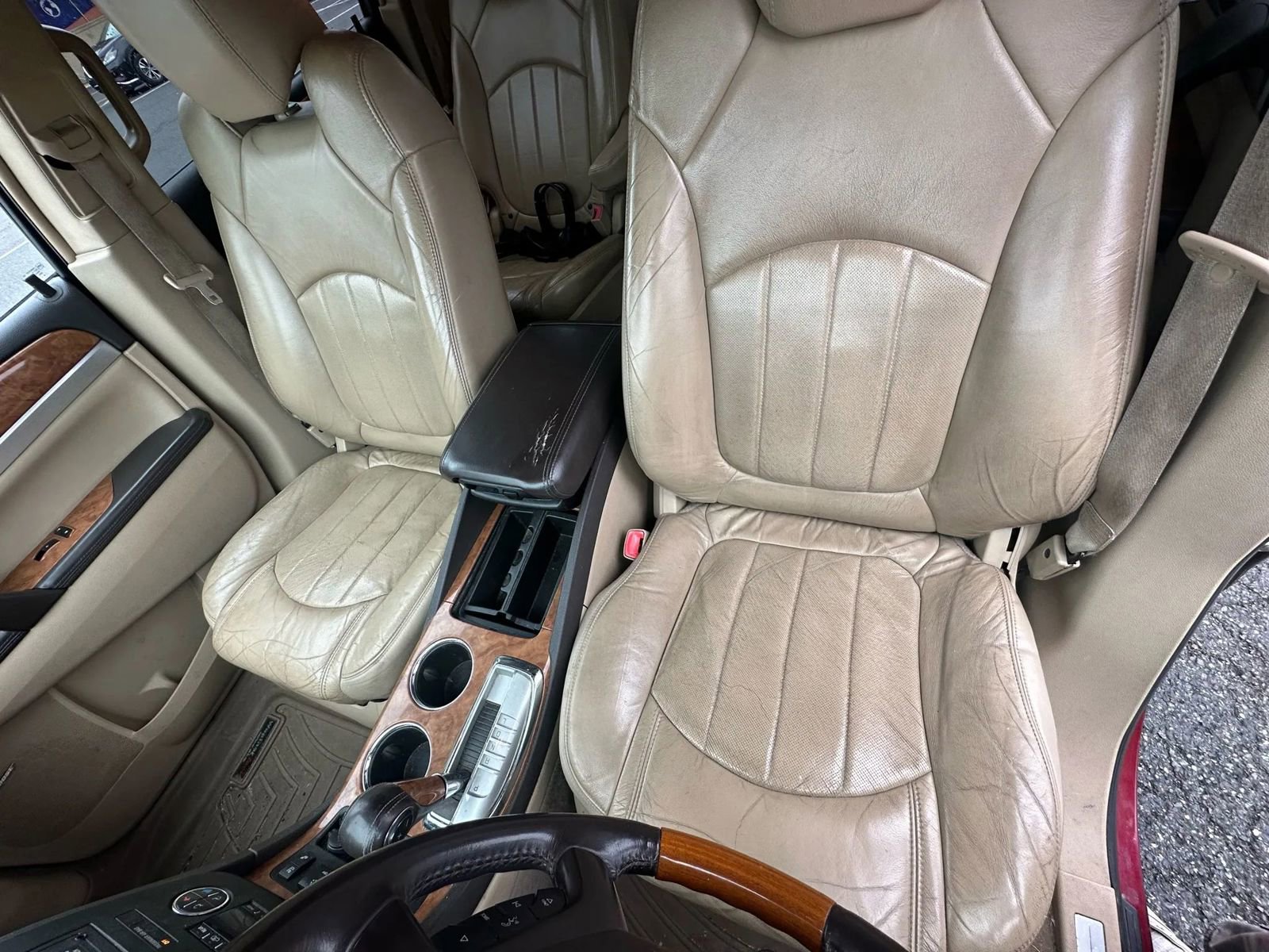 Used 2009 Buick Enclave CXL w/ Entertainment Package #2 image 25