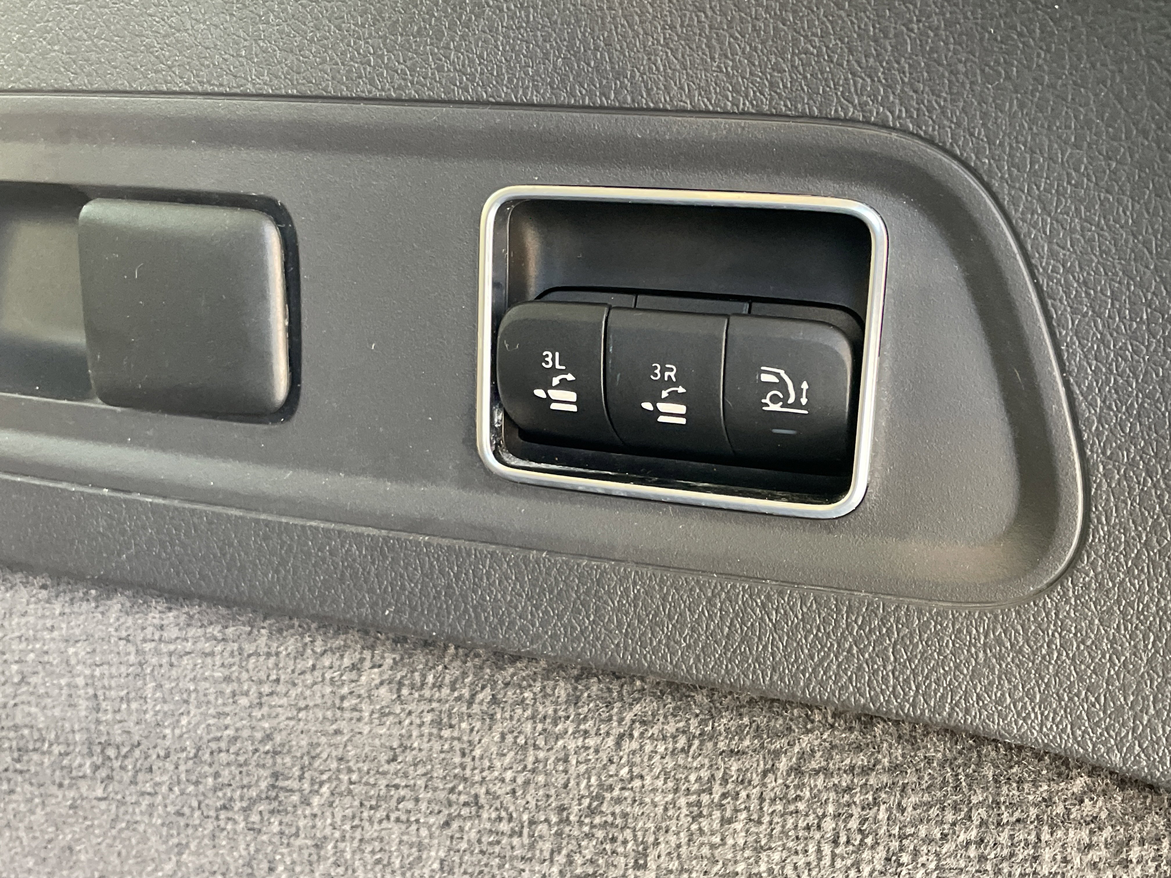 Certified 2020 Mercedes-Benz GLS 450 4MATIC image 12