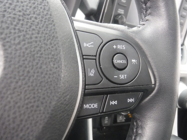 Used 2020 Toyota RAV4 XLE Premium image 35