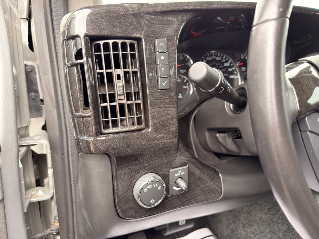 Used 2021 Chevrolet Express 2500 LS w/ Enhanced Convenience Package image 39