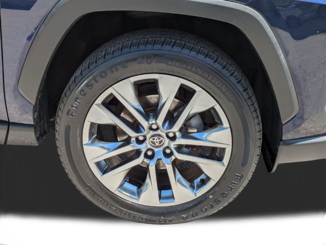 Used 2021 Toyota RAV4 XLE Premium FWD image 11