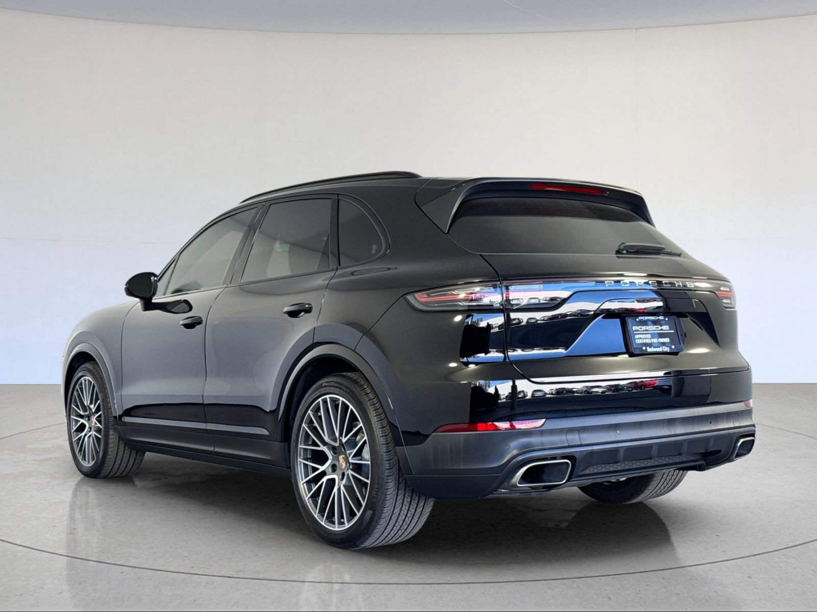 Certified 2023 Porsche Cayenne image 3