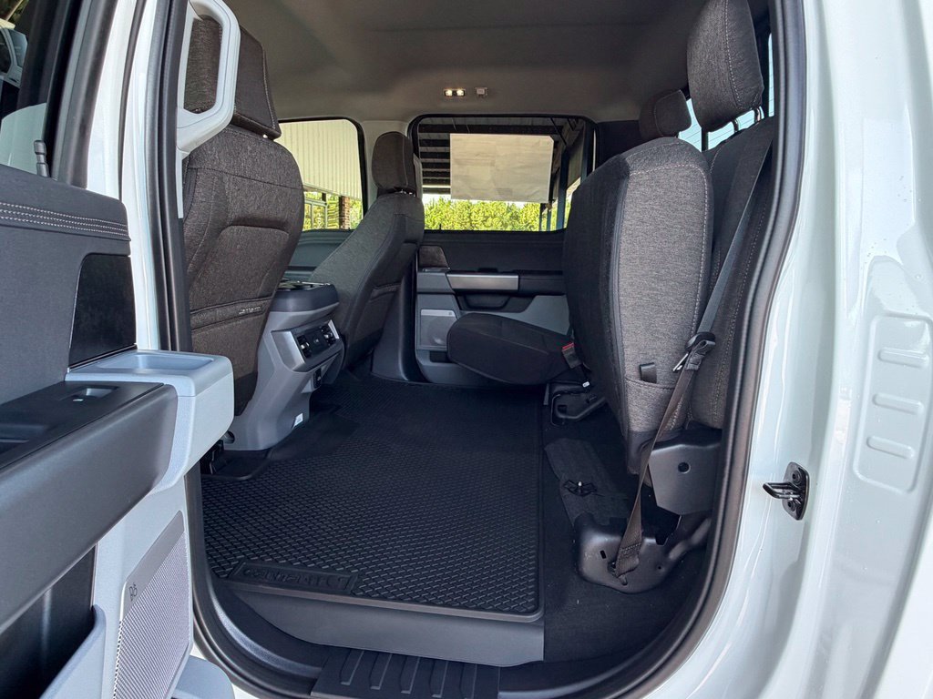 New 2027 Ford F250 XLT w/ XLT Premium Package AWD/4WD image 14