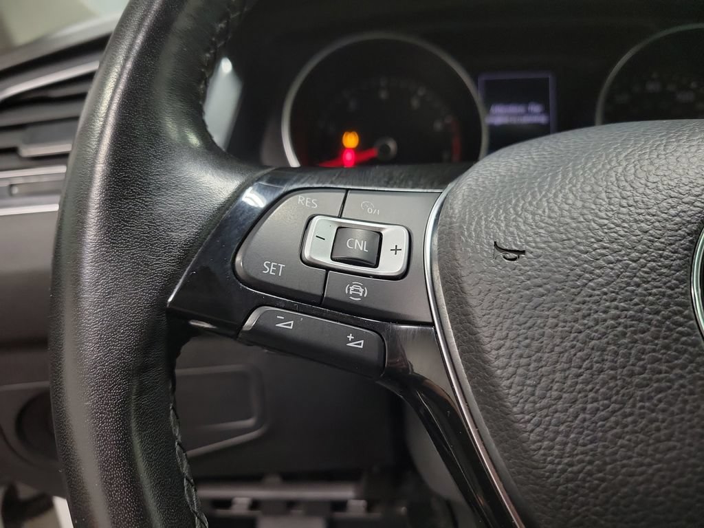 Used 2019 Volkswagen Tiguan SE w/ Panoramic Sunroof Package FWD image 24