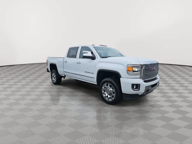 Used 2019 GMC Sierra 2500 Denali w/ Suspension Package, Off-Road AWD/4WD image 4
