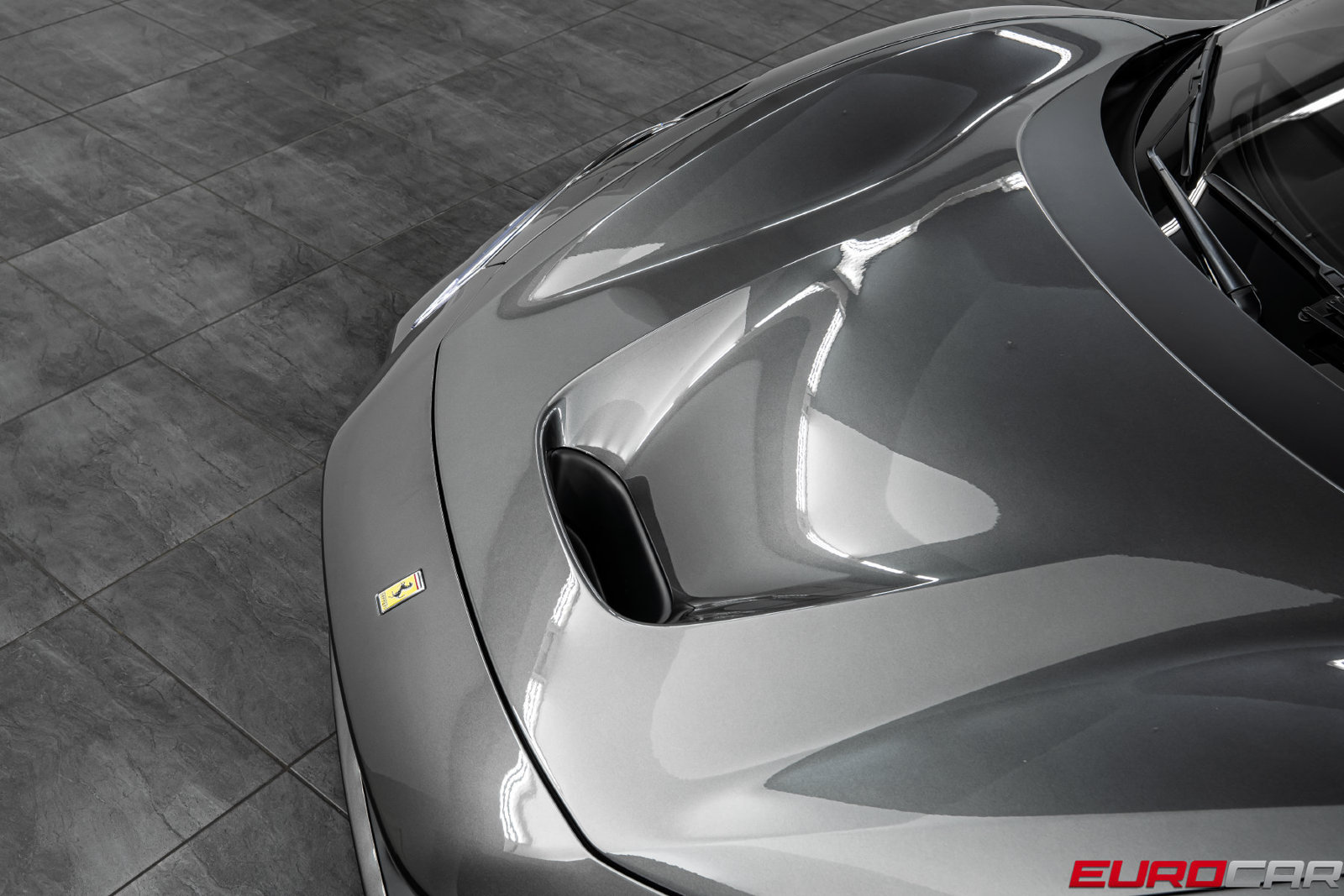 Used 2021 Ferrari F8 Tributo RWD image 9