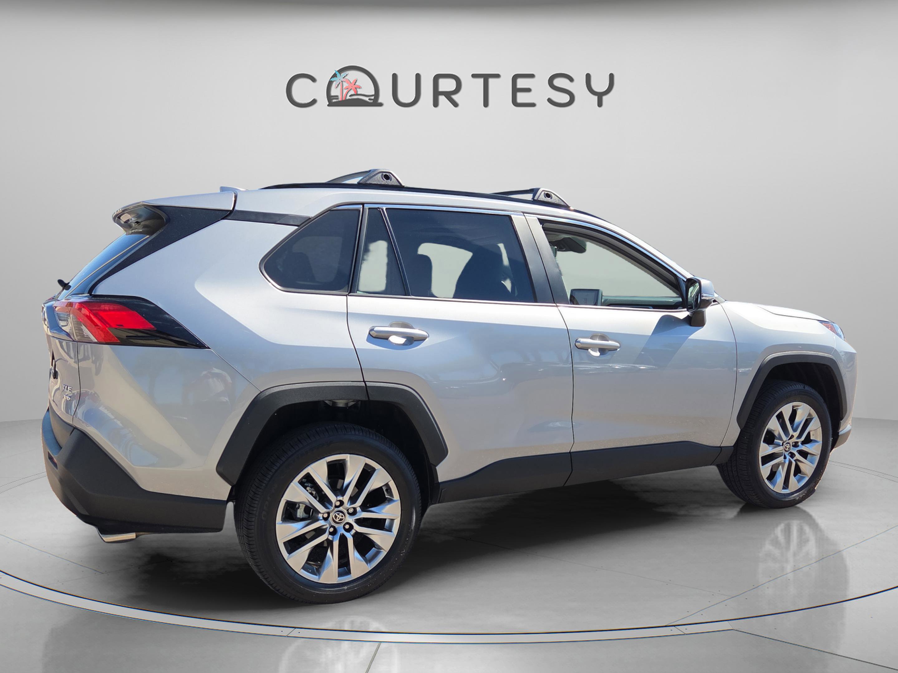 Certified 2025 Toyota RAV4 XLE Premium image 5