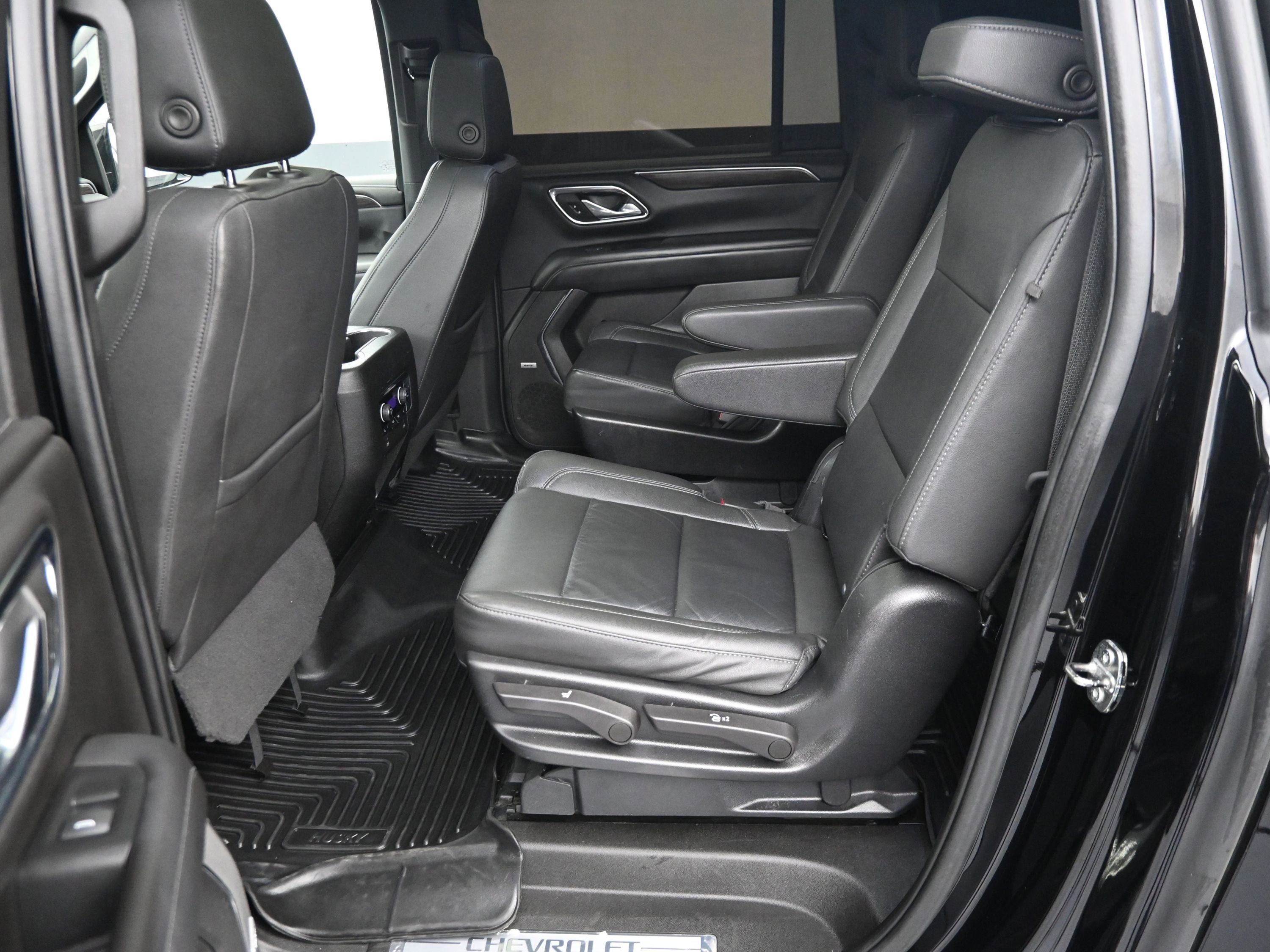 Used 2023 Chevrolet Suburban LT w/ Luxury Package AWD/4WD image 31