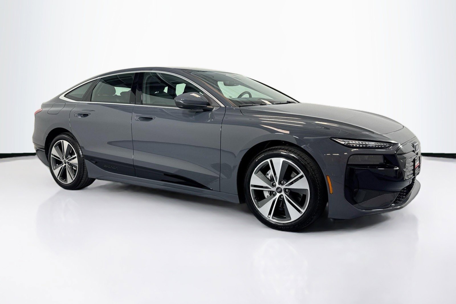 Used 2025 Audi A6 e-tron Premium Plus w/ Premium Plus image 3