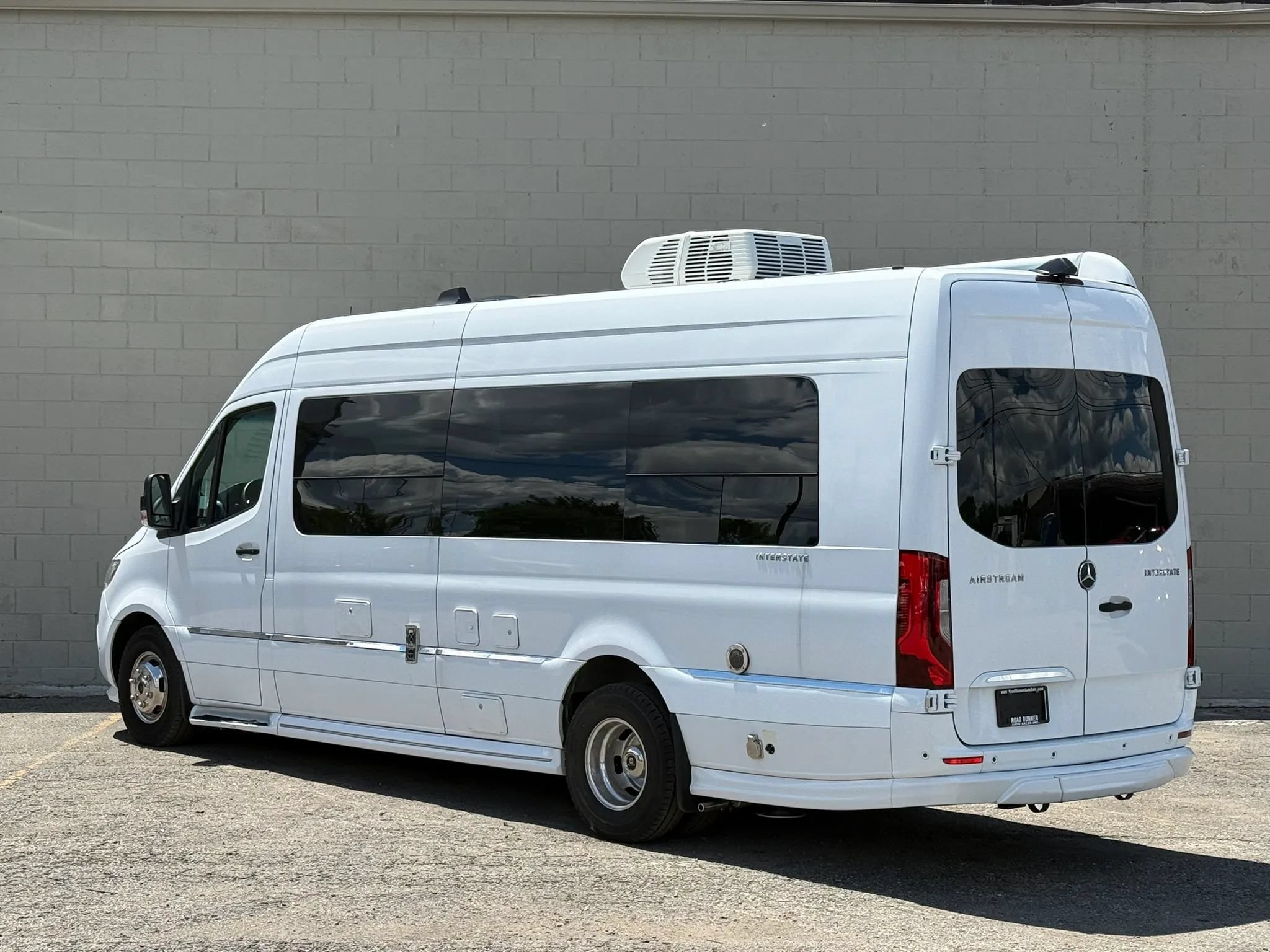 Used 2022 Mercedes-Benz Sprinter 3500 w/ Parking Package image 7