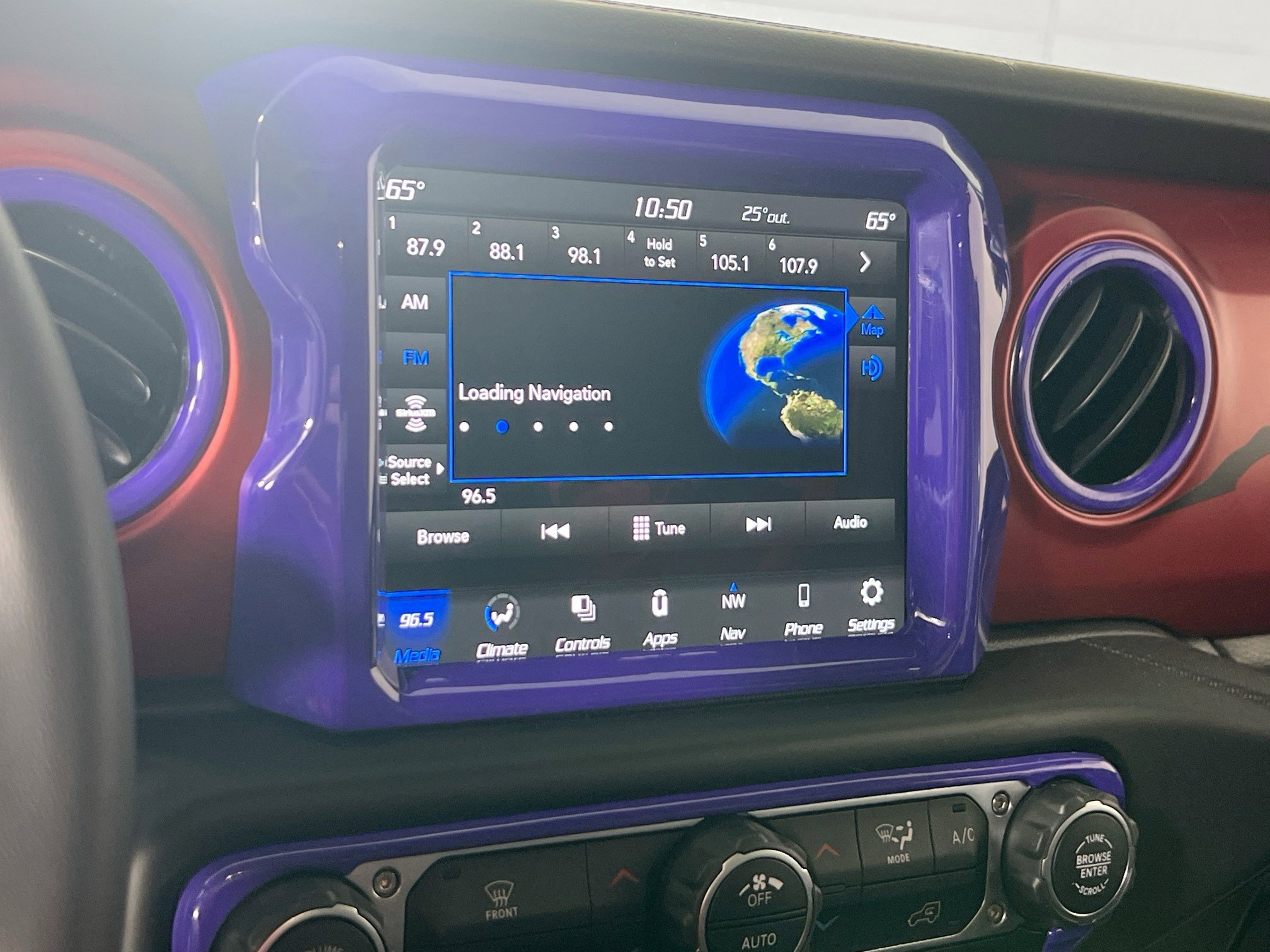Used 2023 Jeep Gladiator Rubicon w/ LED Lighting Group AWD/4WD image 15