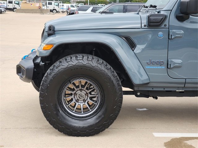 Used 2024 Jeep Wrangler Unlimited w/ Convenience Group AWD/4WD image 15