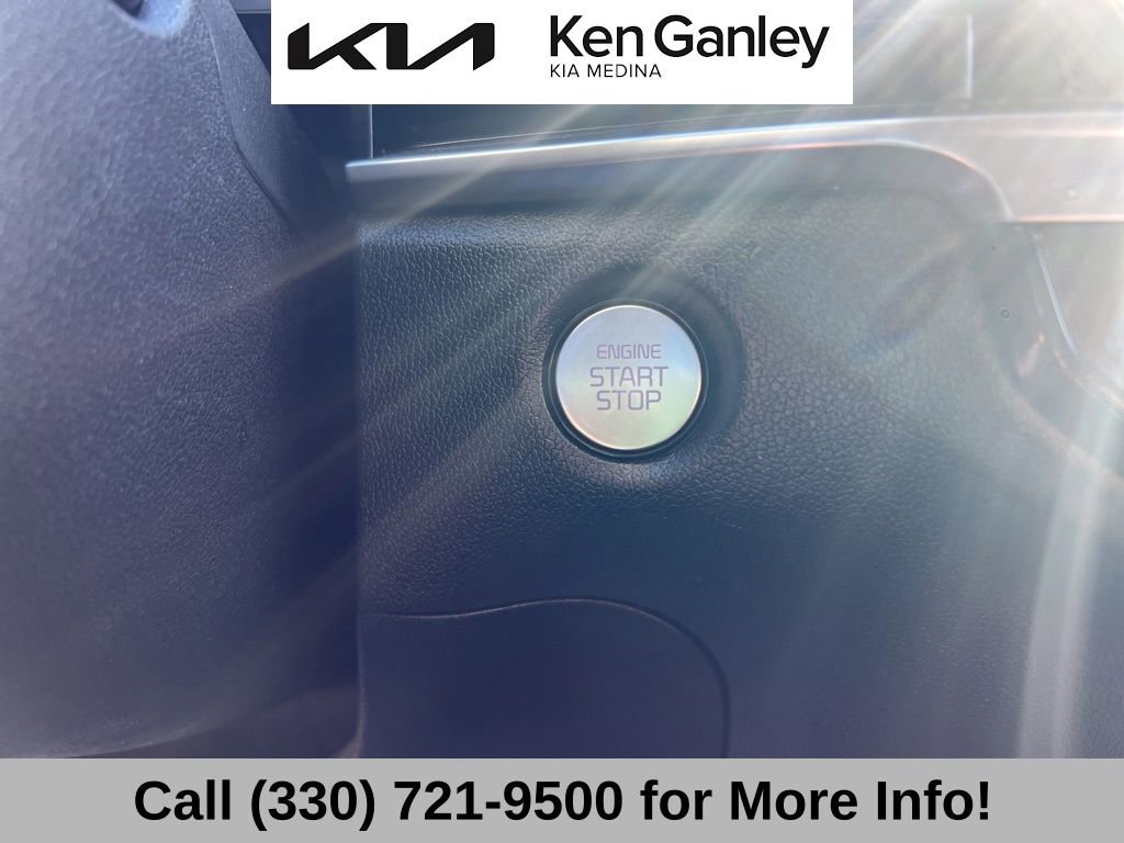 Certified 2025 Kia Sorento S FWD image 38