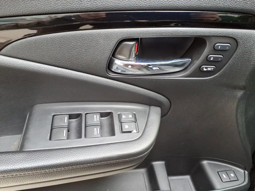 Used 2019 Honda Pilot Elite image 11