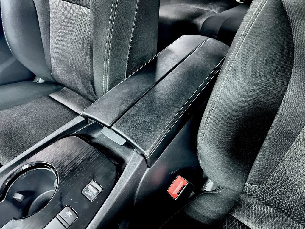 Used 2025 Nissan Rogue SV FWD image 37