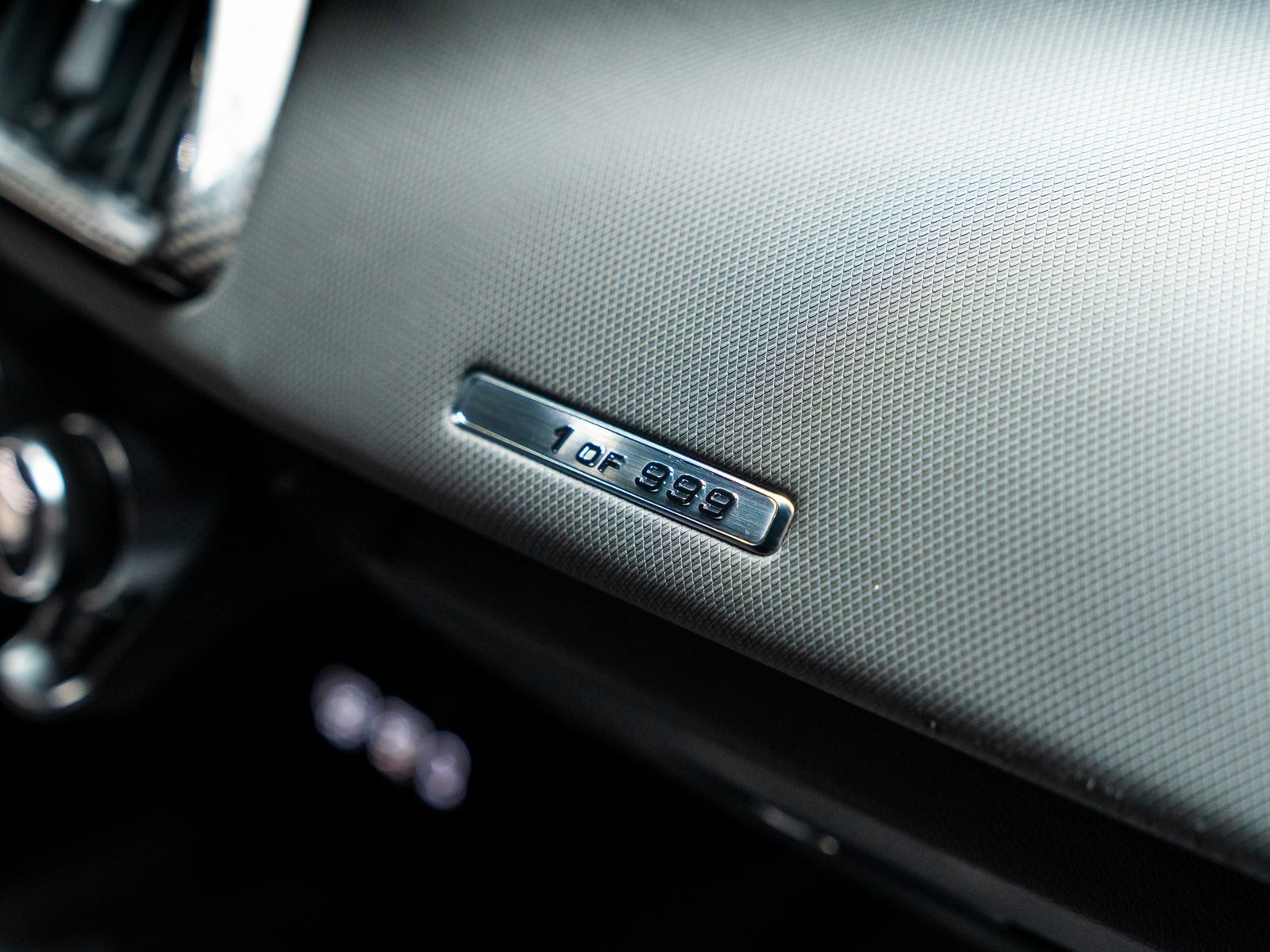 Used 2018 Audi R8 V10 w/ Premium Package image 2