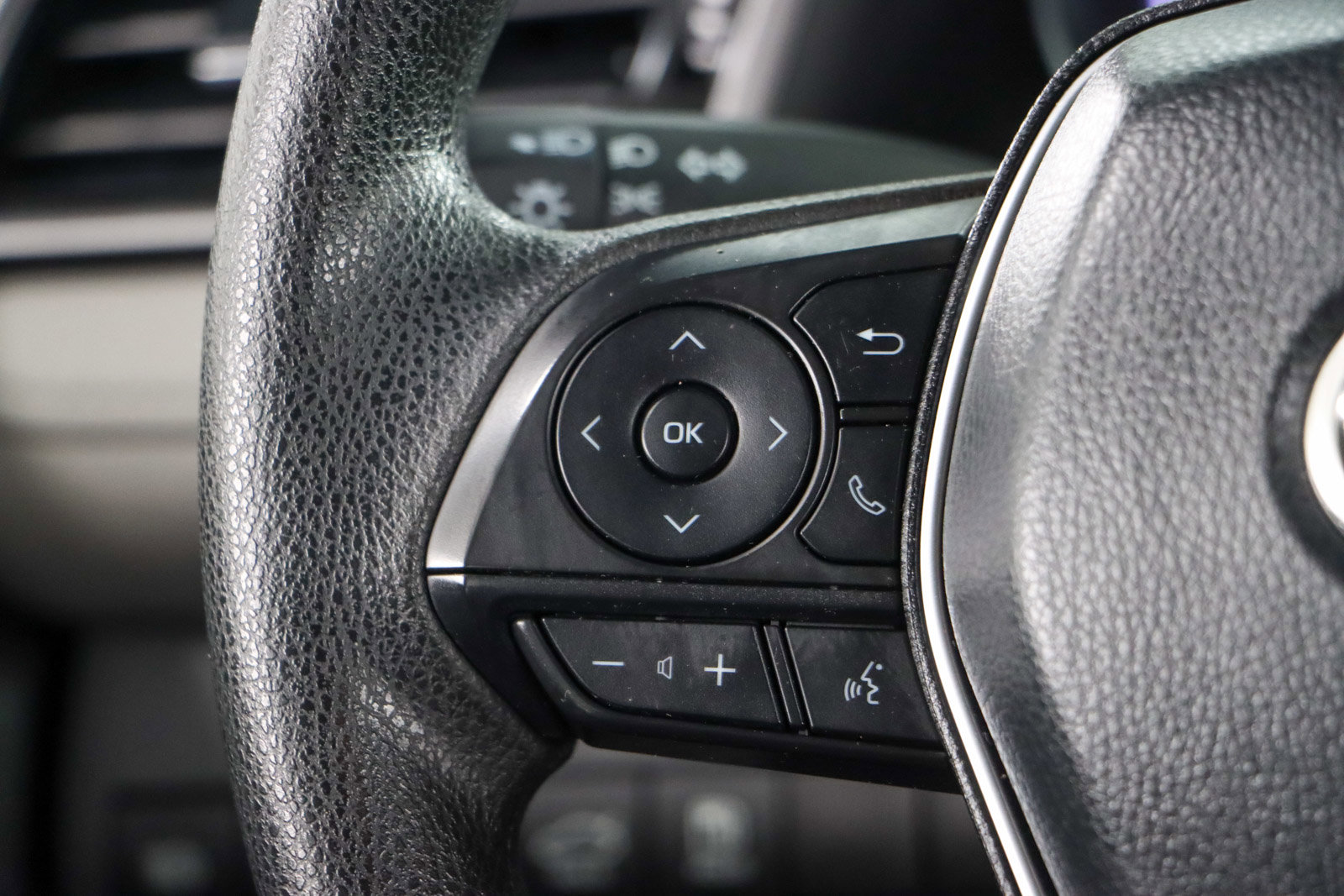 Used 2020 Toyota Camry LE image 13