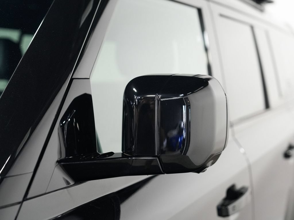 Used 2023 Land Rover Defender 130 X-Dynamic SE AWD/4WD image 46