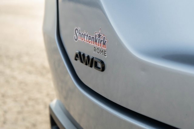 Certified 2024 Honda Pilot Sport image 13