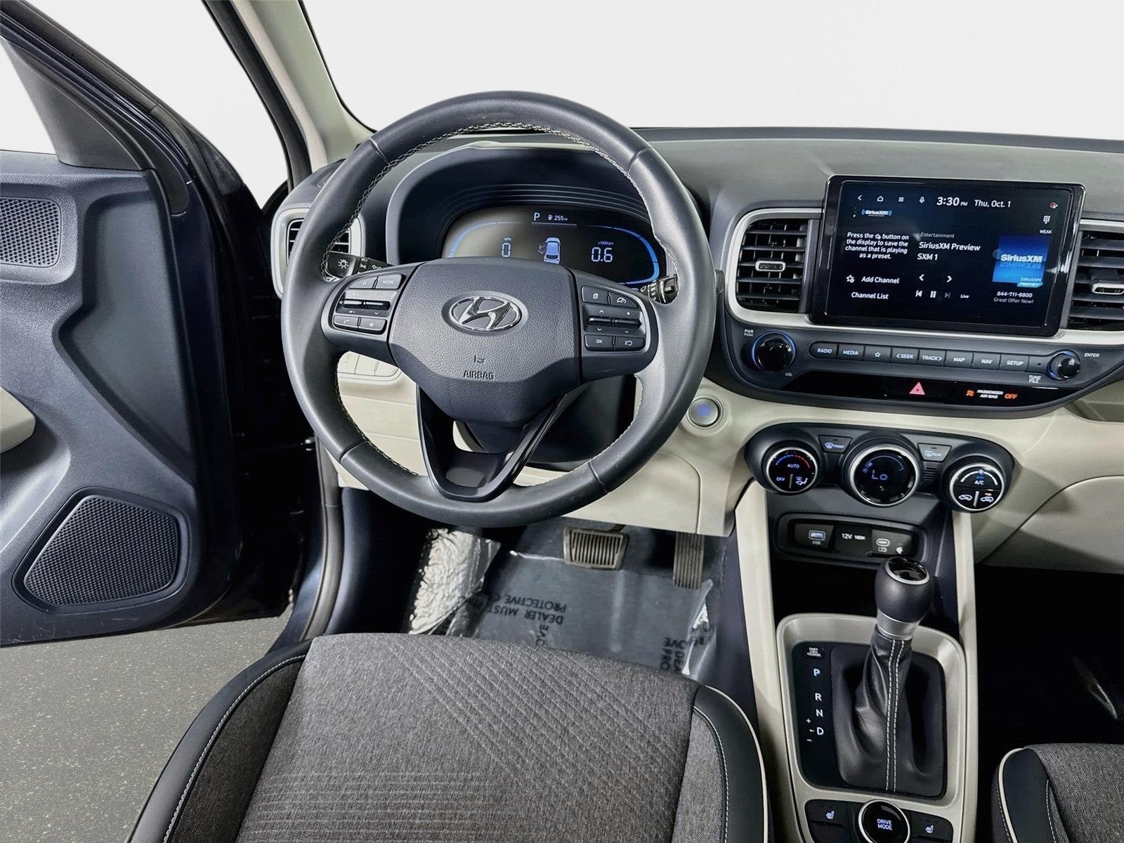 Used 2023 Hyundai Venue Limited w/ Cargo Package FWD image 24