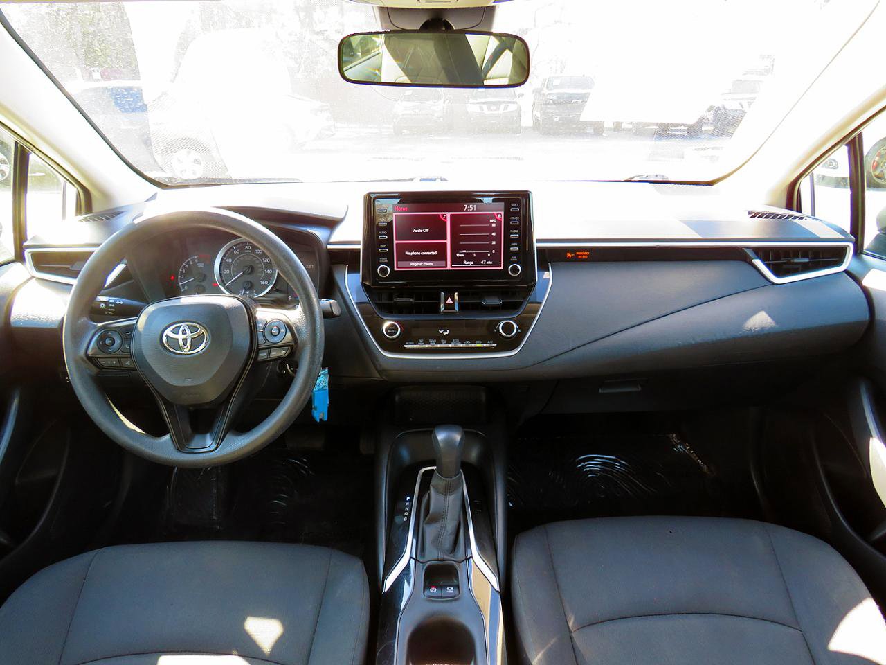 Used 2020 Toyota Corolla LE FWD image 22