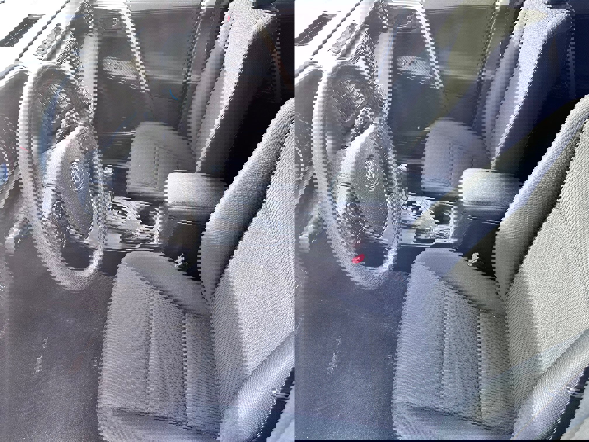 Used 2015 Toyota RAV4 LE image 5