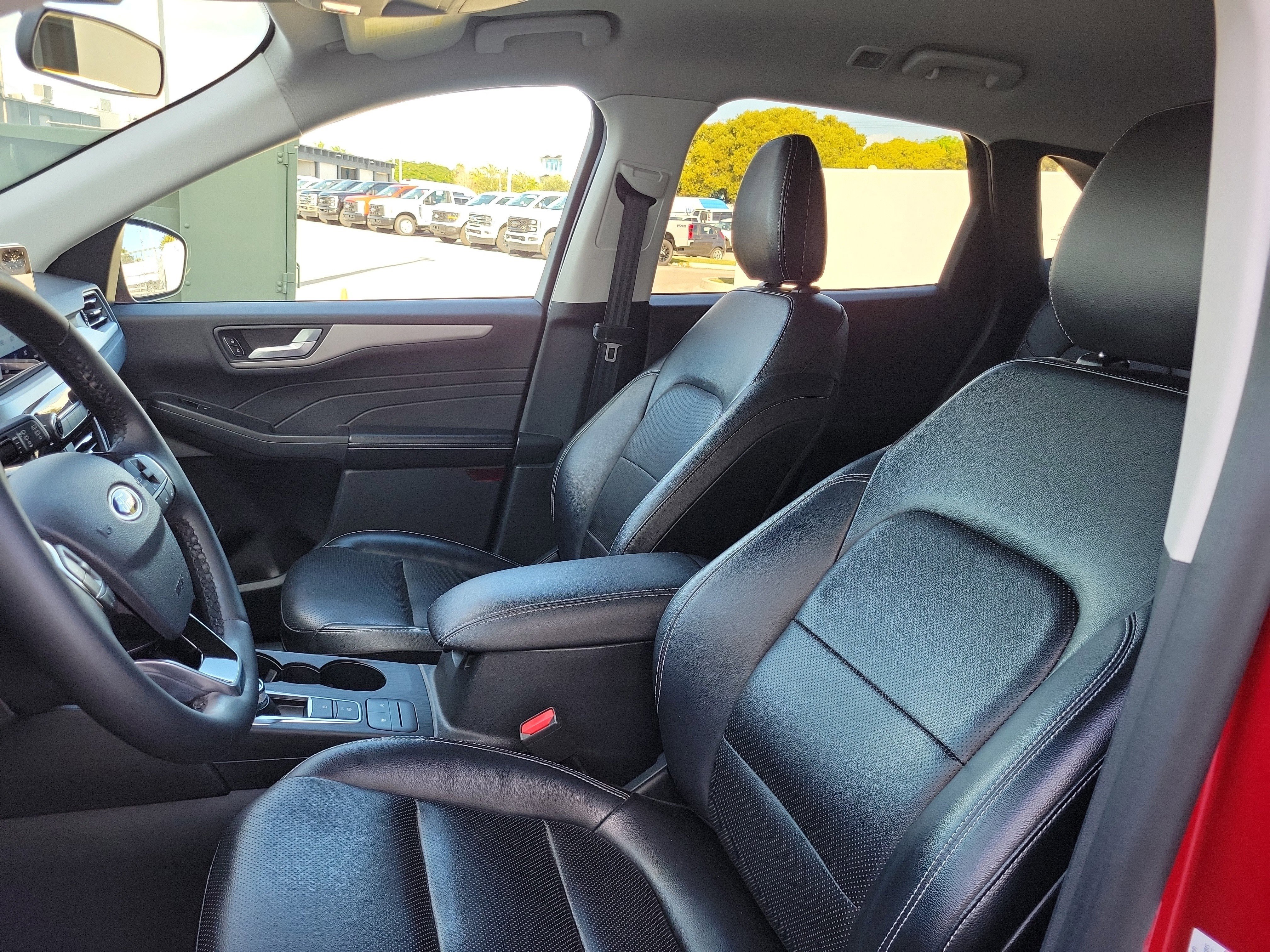 Used 2022 Ford Escape SEL w/ Technology Package image 12