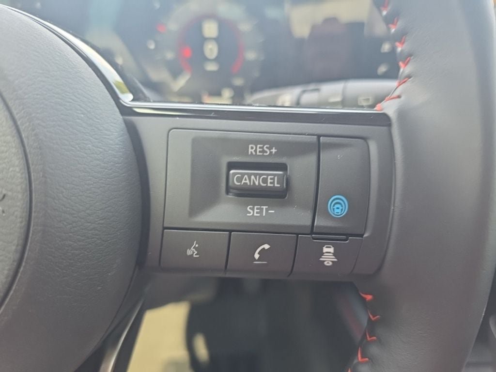 Certified 2025 Nissan Kicks SR FWD image 21