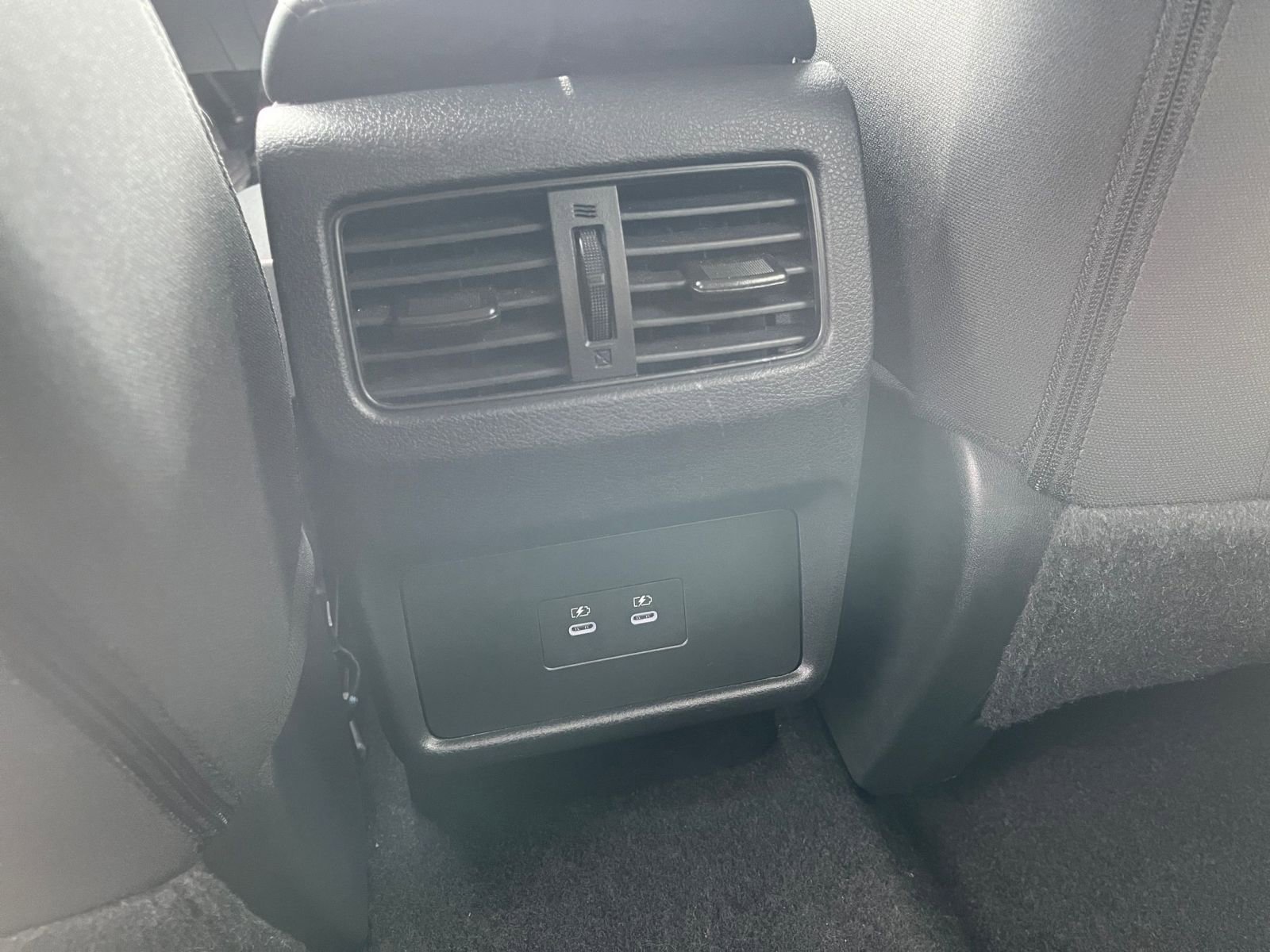 Used 2025 Nissan Rogue SV FWD image 24