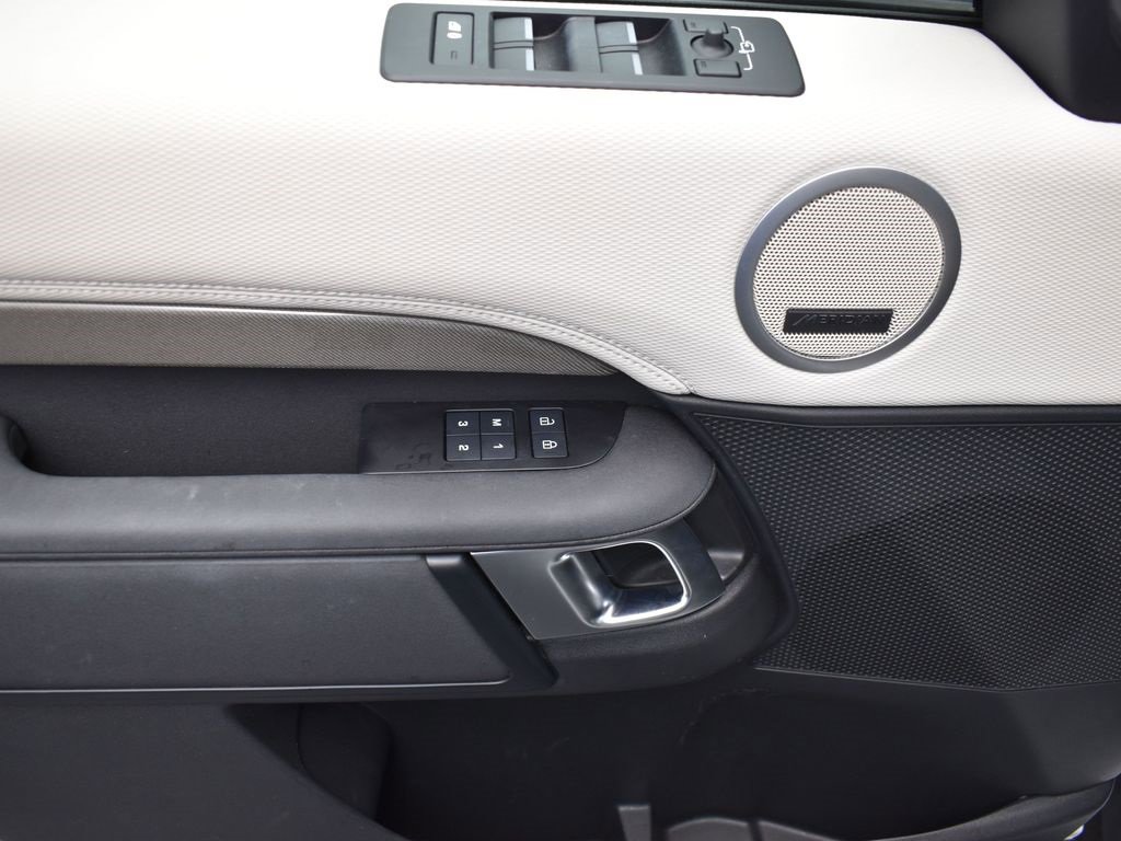 Used 2023 Land Rover Discovery HSE R-Dynamic image 11