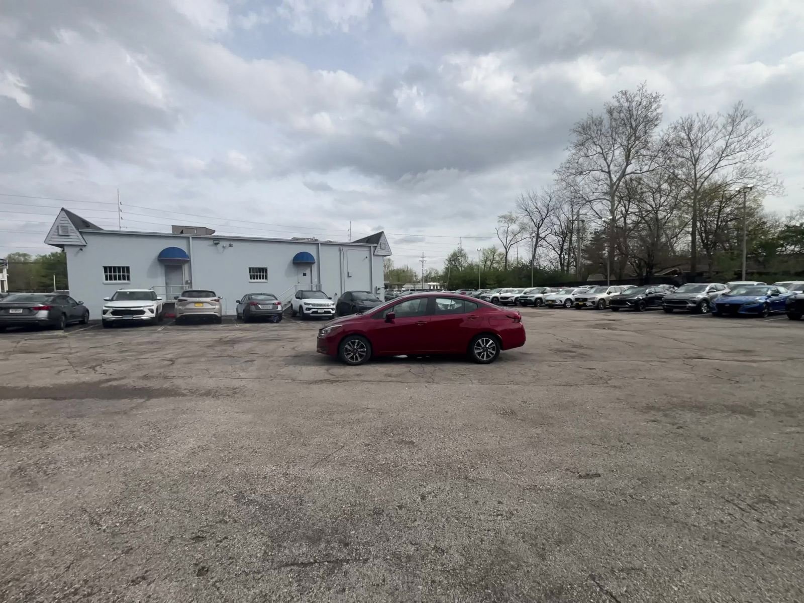 Used 2025 Nissan Versa SV image 12