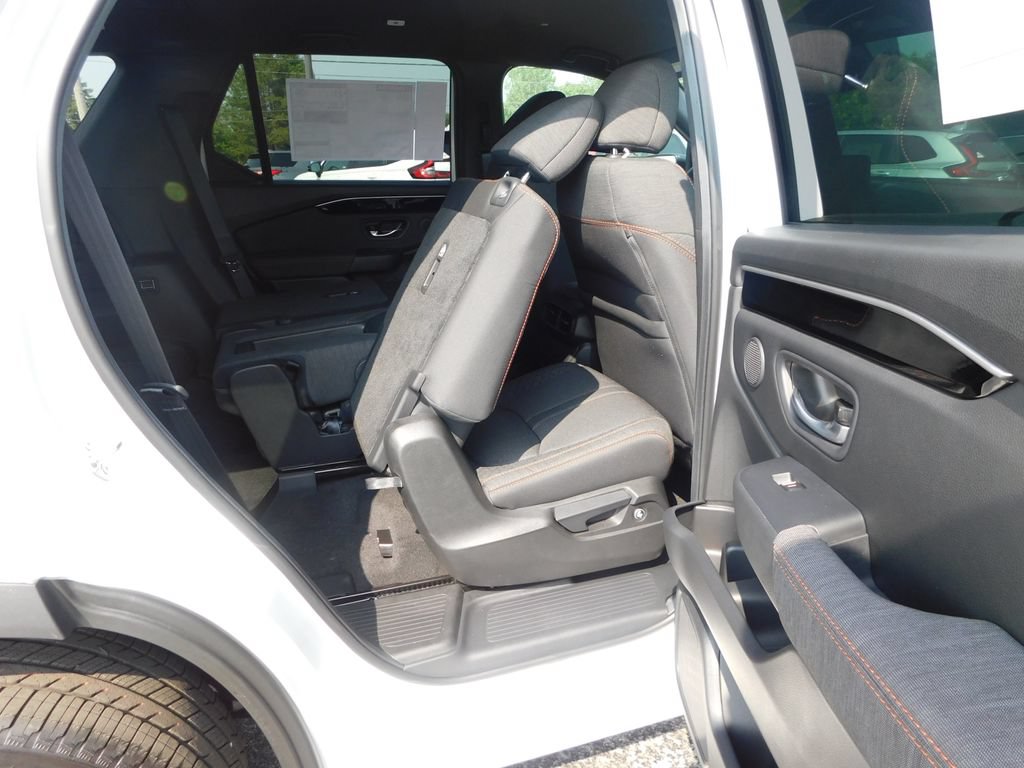 Used 2026 Honda Pilot Sport image 31