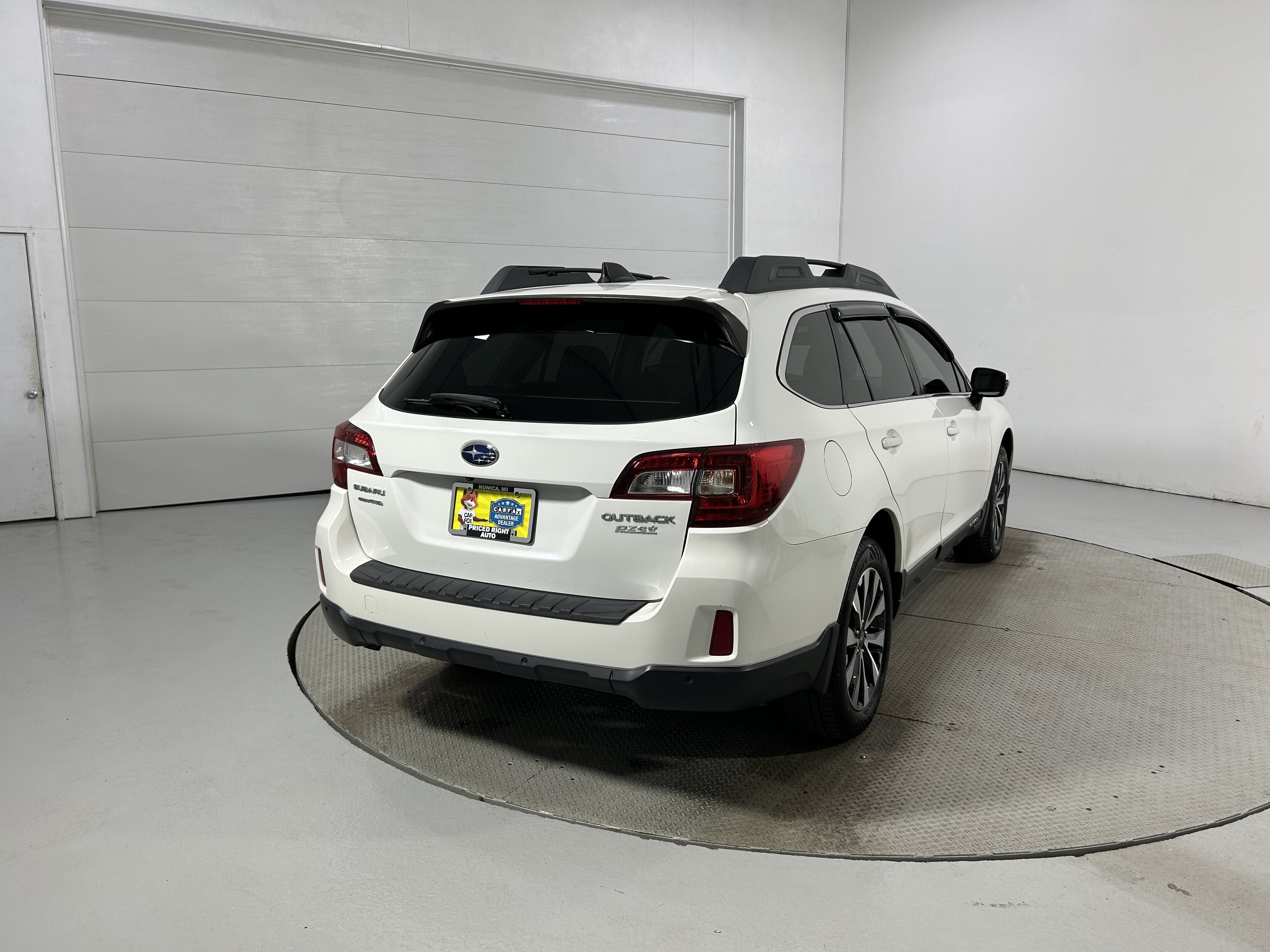 Used 2017 Subaru Outback 2.5i Limited AWD/4WD image 37