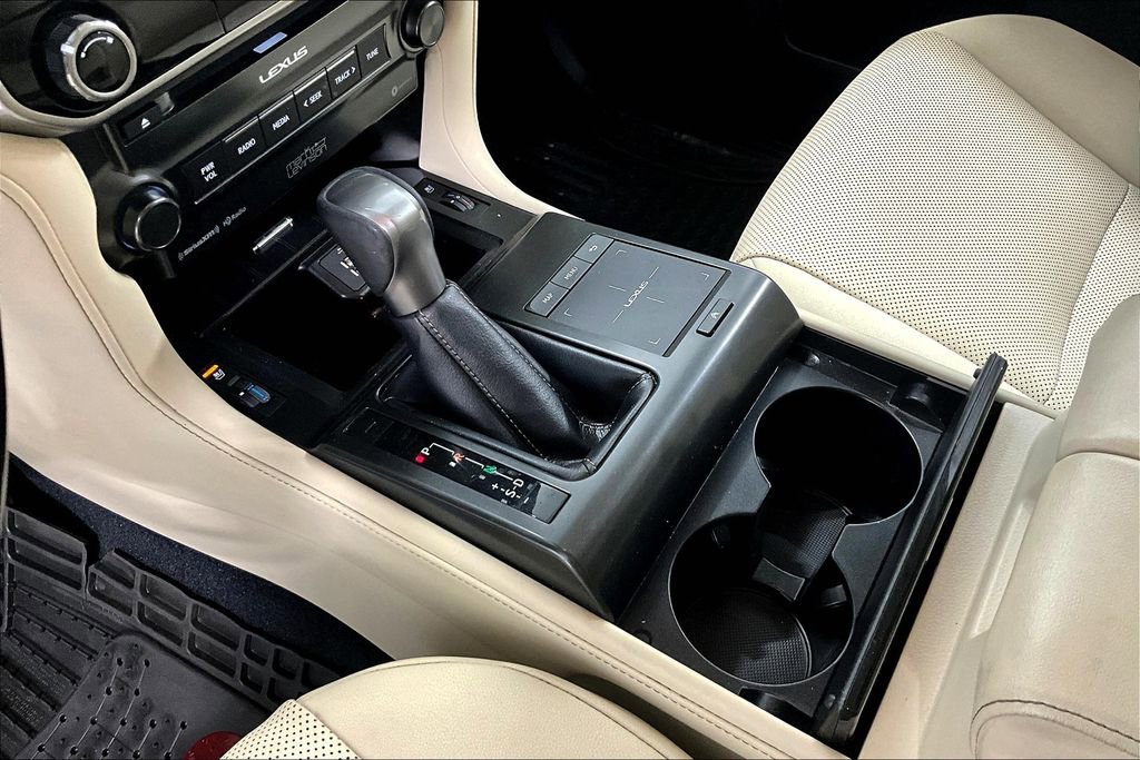 Used 2023 Lexus GX 460 Premium w/ Accessory Package image 17