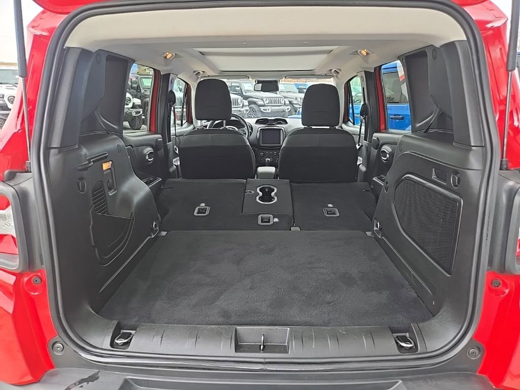 Used 2022 Jeep Renegade Latitude w/ Sun/Sound Group image 95