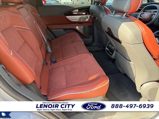 Used 2025 Lincoln Nautilus Black Label image 12