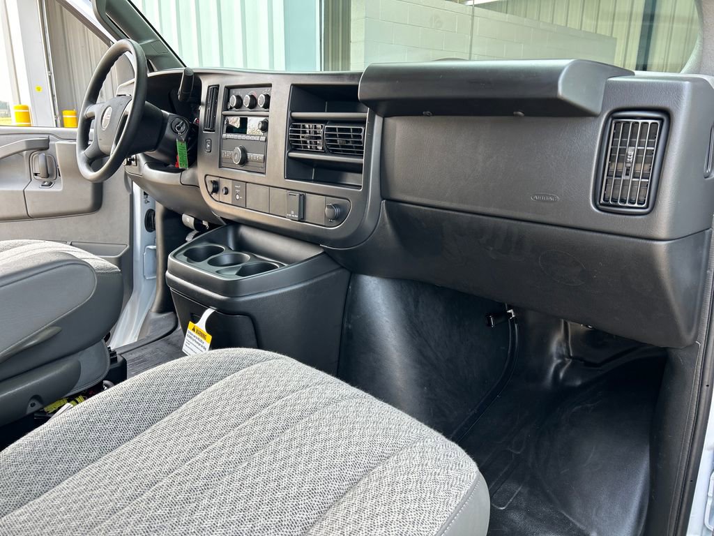 New 2026 GMC Savana 3500 Work Van 3D Extended Cargo Van RWD image 19