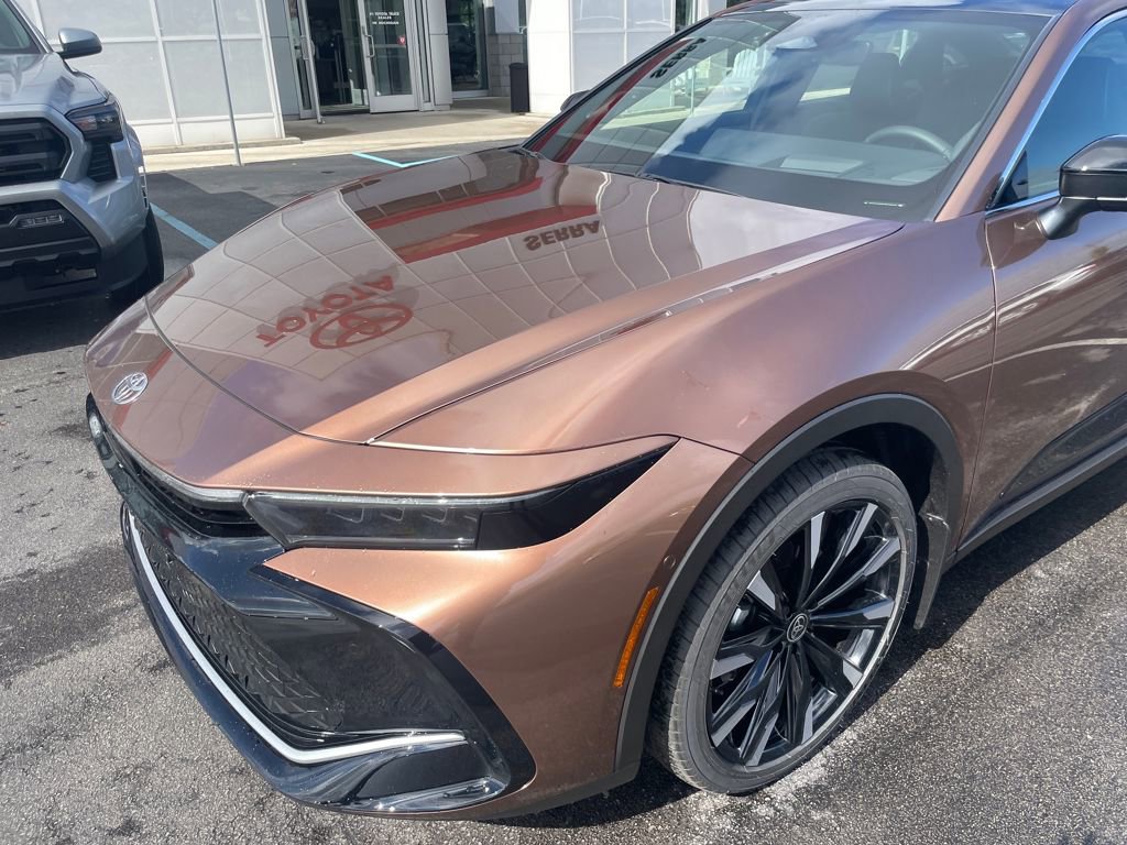 New 2026 Toyota Crown Platinum image 3