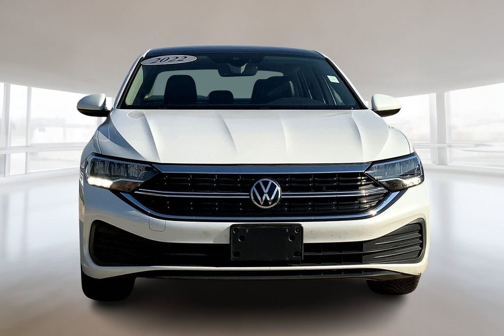 Used 2022 Volkswagen Jetta SE image 3