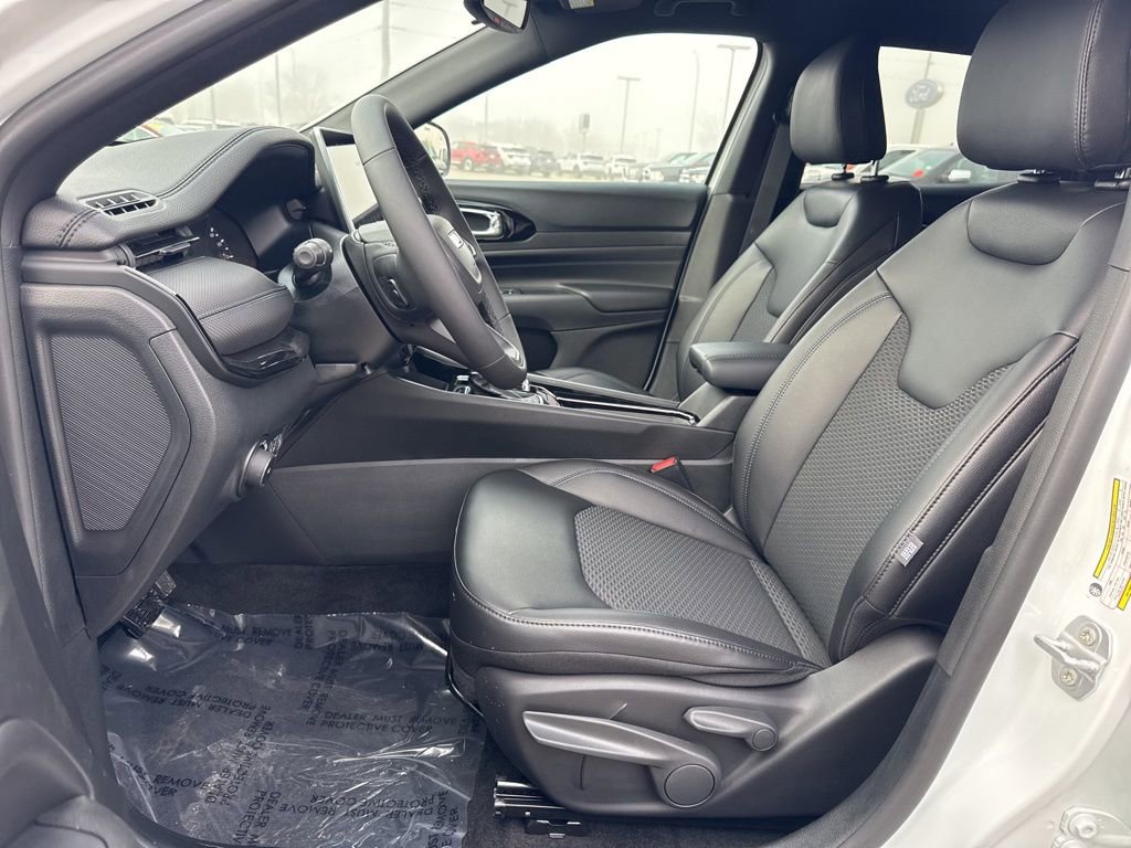 New 2026 Jeep Compass Latitude AWD/4WD image 4