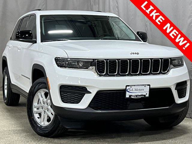 Certified 2023 Jeep Grand Cherokee Laredo image 1