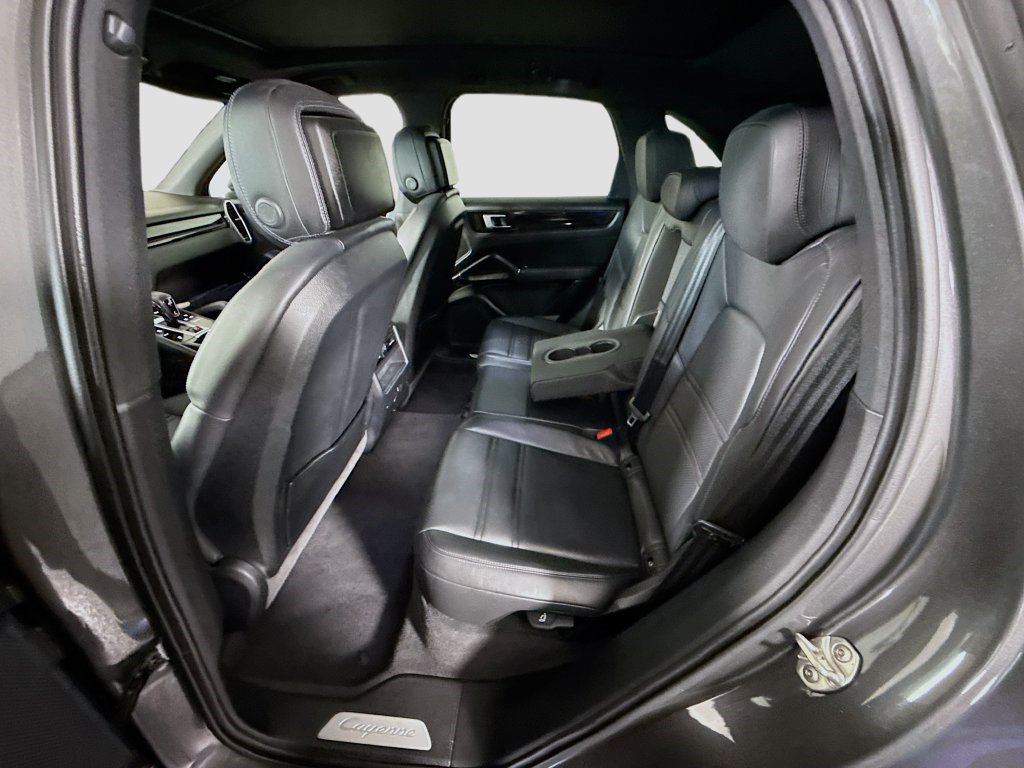 Used 2023 Porsche Cayenne AWD/4WD image 23