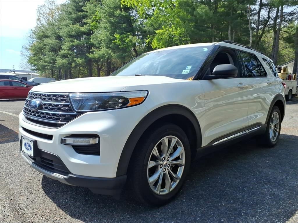 Used 2021 Ford Explorer XLT w/ Equipment Group 202A AWD/4WD image 5