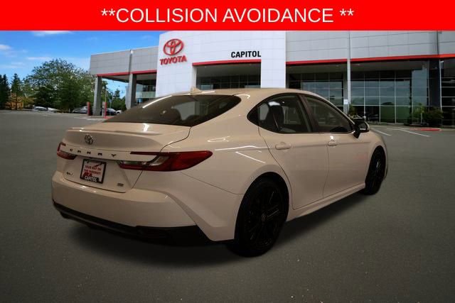 Used 2025 Toyota Camry SE image 5