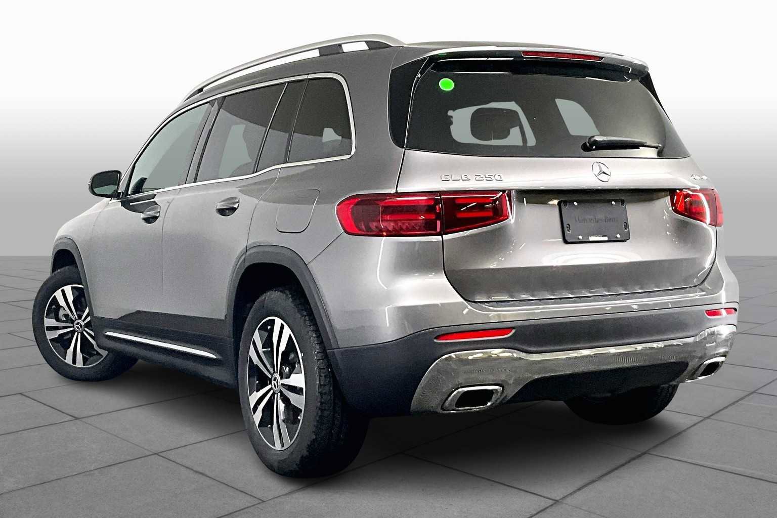 New 2026 Mercedes-Benz GLB 250 4MATIC image 4