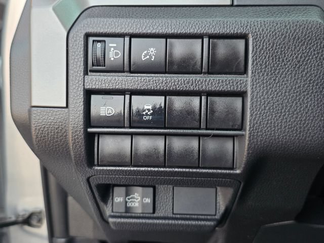 Used 2024 Toyota Tacoma SR5 AWD/4WD image 31